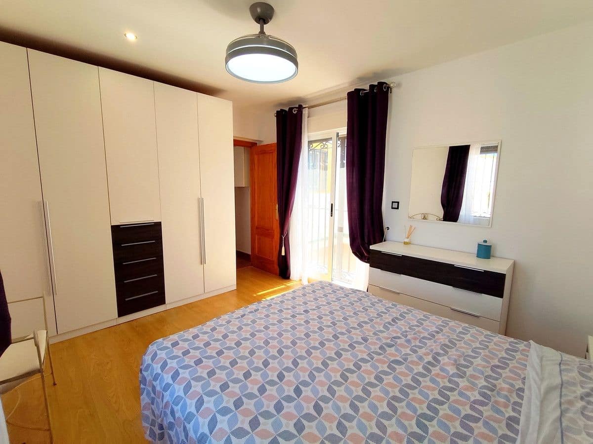 Casa de 6 habitaciones en Orihuela Costa en venta - 280.000 € (Ref: 10017992)
