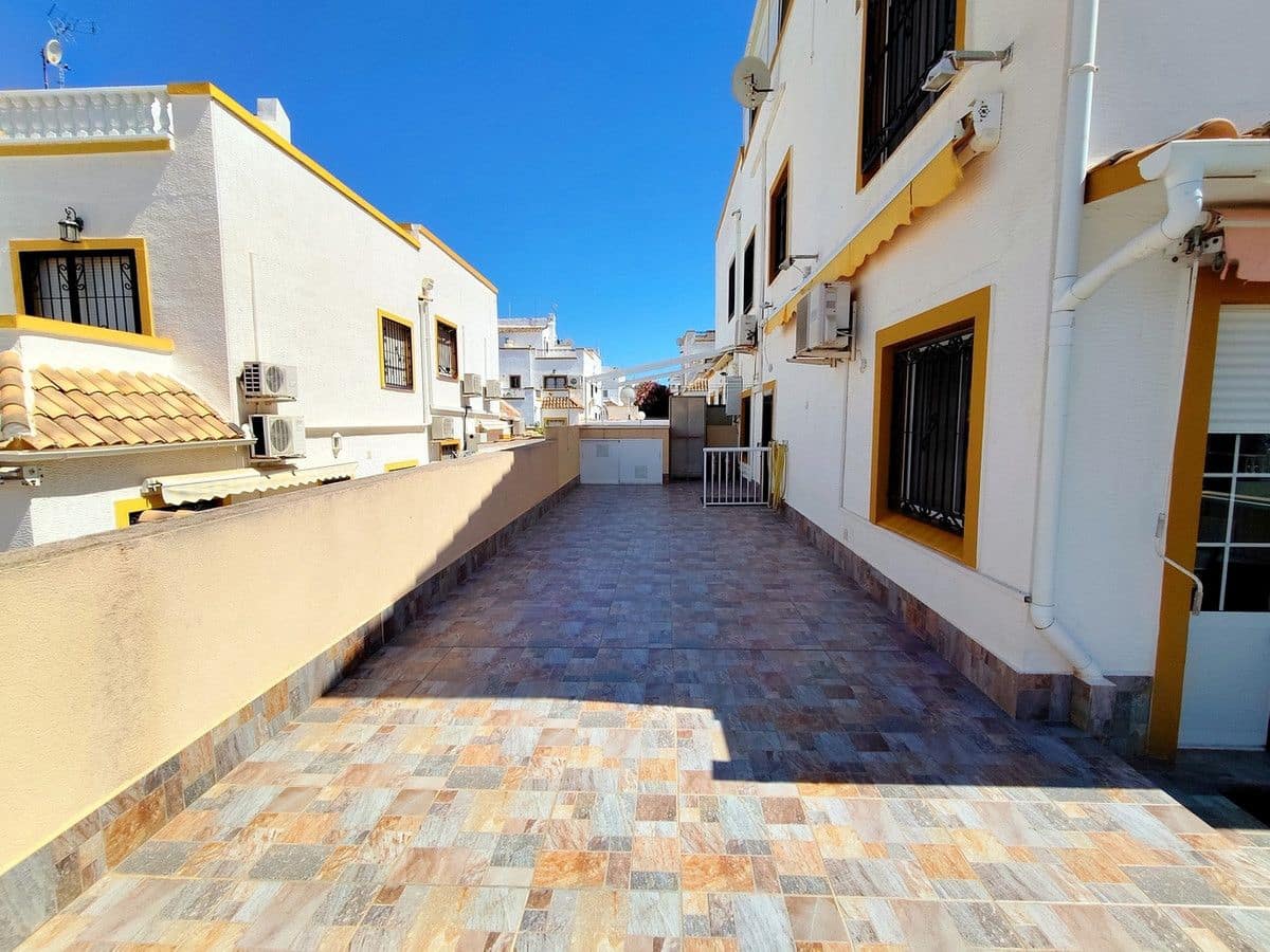 Casa de 6 habitaciones en Orihuela Costa en venta - 280.000 € (Ref: 10017992)