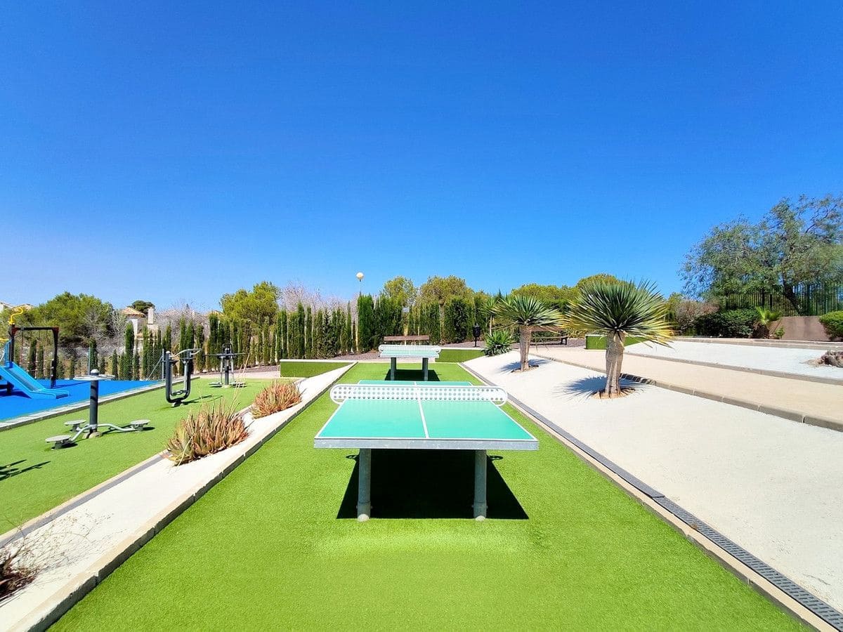 Casa de 6 habitaciones en Orihuela Costa en venta - 280.000 € (Ref: 10017992)