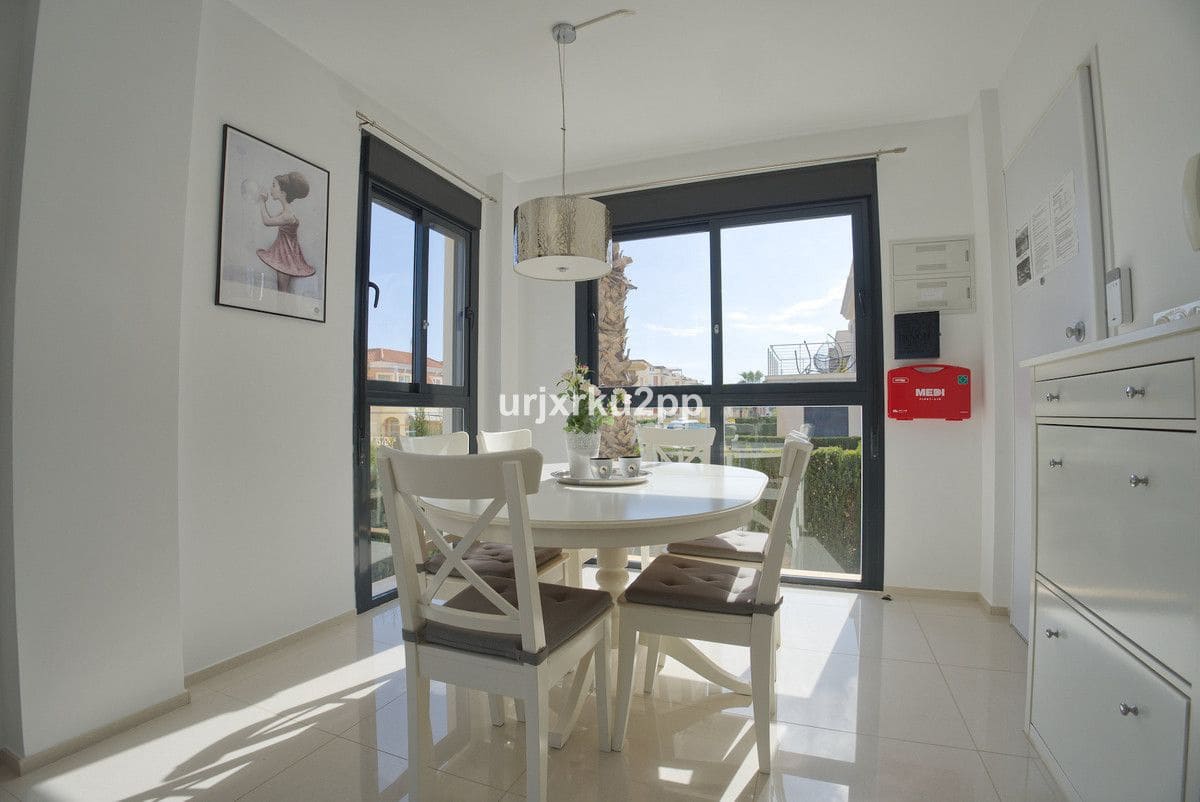 Bungalow de 3 habitaciones en Orihuela Costa en venta - 590.000 € (Ref: 10017994)