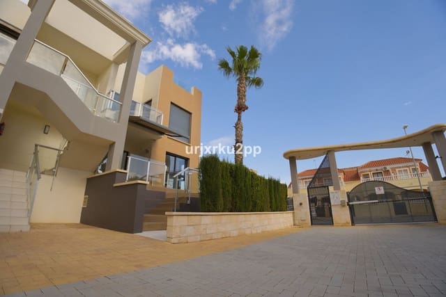 Bungalow de 3 habitaciones en Orihuela Costa, Orihuela en venta - 590.000 € (Ref: 10017994)
