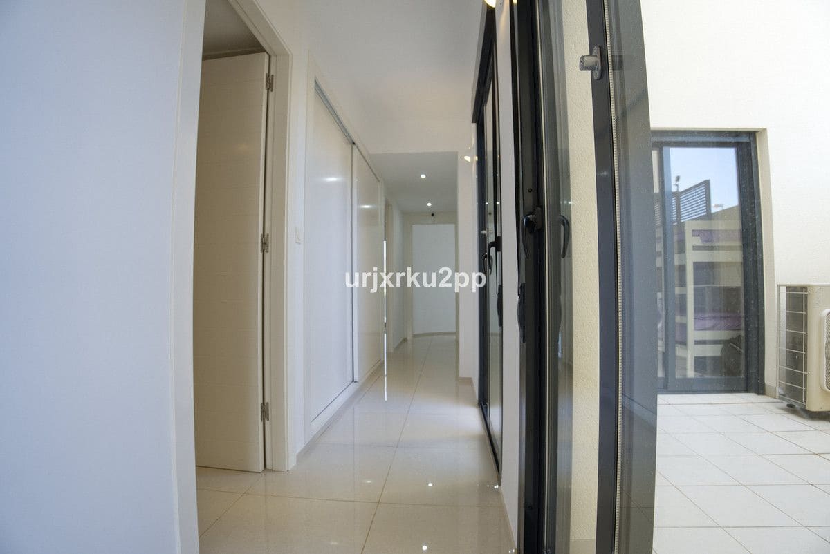 Bungalow de 3 habitaciones en Orihuela Costa en venta - 590.000 € (Ref: 10017994)