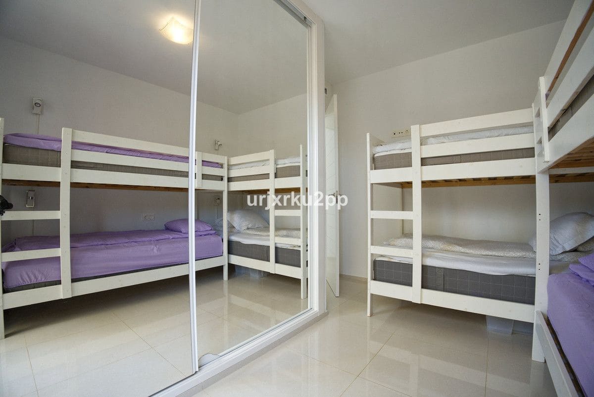 Bungalow de 3 habitaciones en Orihuela Costa en venta - 590.000 € (Ref: 10017994)