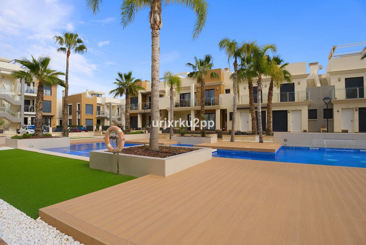 Bungalow de 3 habitaciones en Orihuela Costa en venta - 590.000 € (Ref: 10017994)