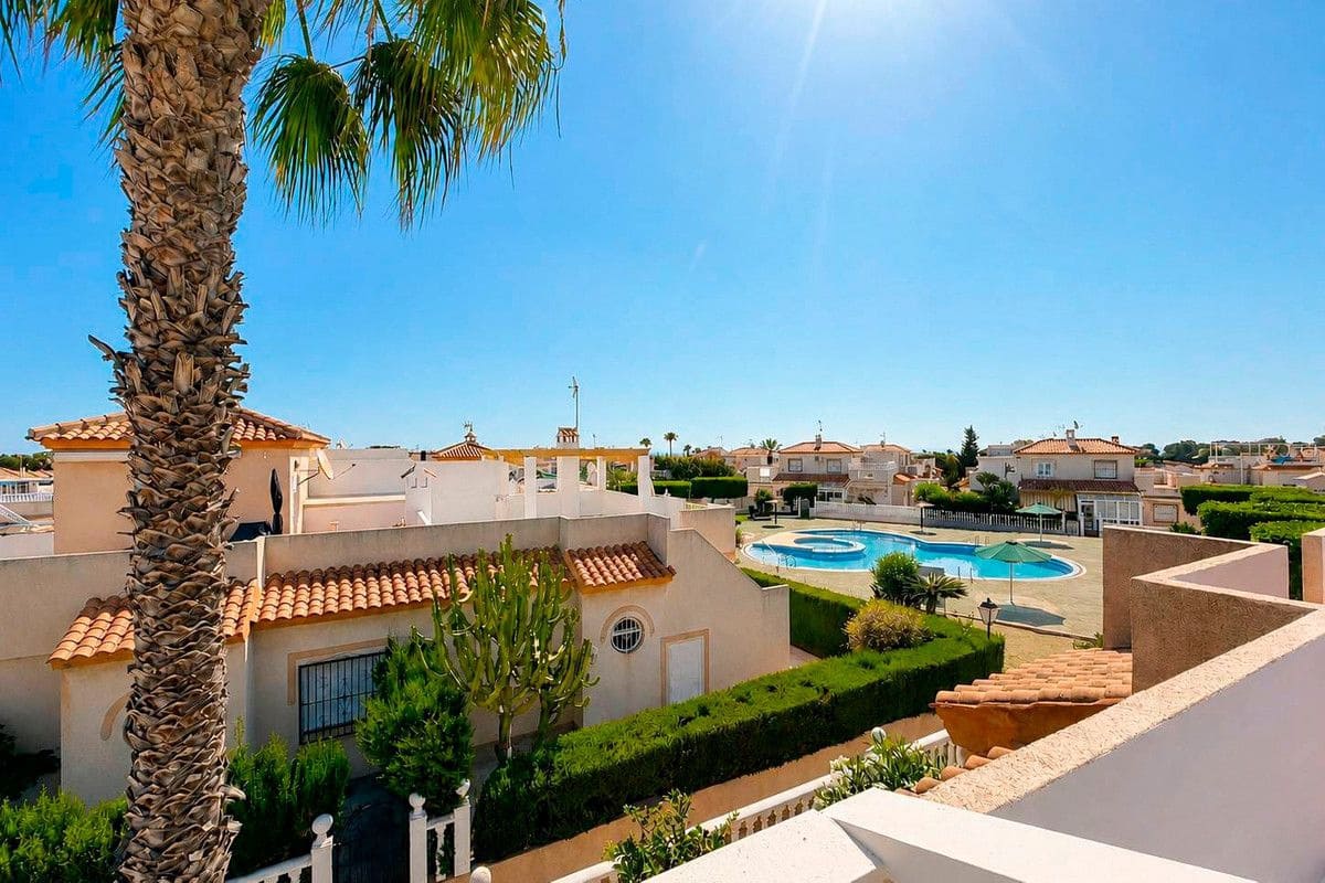 3 bedroom Terraced Villa for sale in Orihuela Costa with pool - € 239,000 (Ref: 10017998)