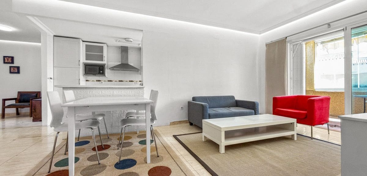 3 slaapkamer Appartement te koop in La Zenia met zwembad - € 339.000 (Ref: 10018610)