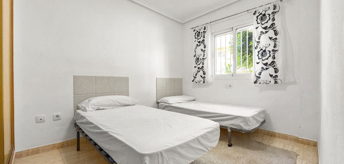 3 slaapkamer Appartement te koop in La Zenia met zwembad - € 339.000 (Ref: 10018610)