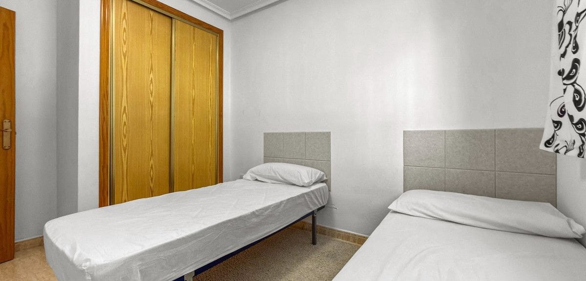 3 slaapkamer Appartement te koop in La Zenia met zwembad - € 339.000 (Ref: 10018610)