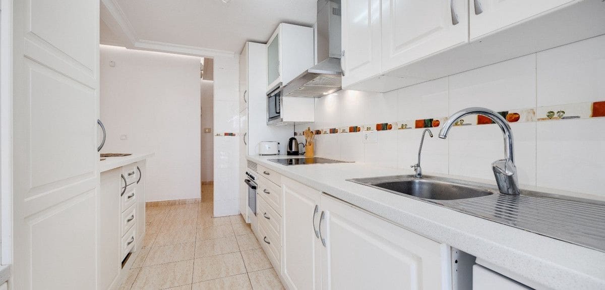 3 slaapkamer Appartement te koop in La Zenia met zwembad - € 339.000 (Ref: 10018610)