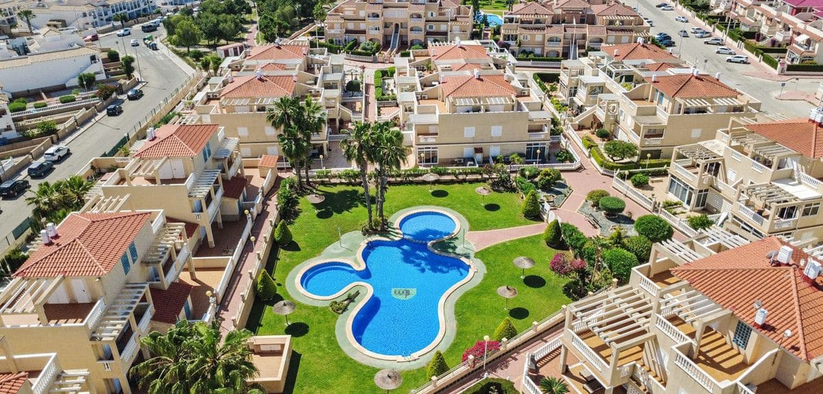 3 slaapkamer Appartement te koop in La Zenia met zwembad - € 339.000 (Ref: 10018610)