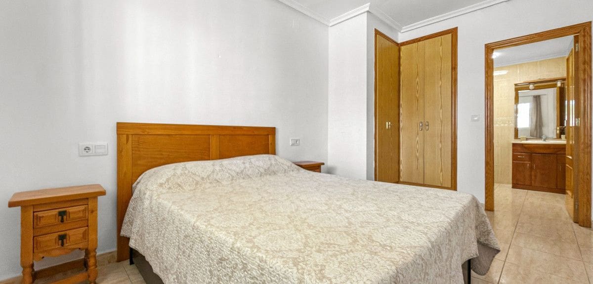 3 slaapkamer Appartement te koop in La Zenia met zwembad - € 339.000 (Ref: 10018610)