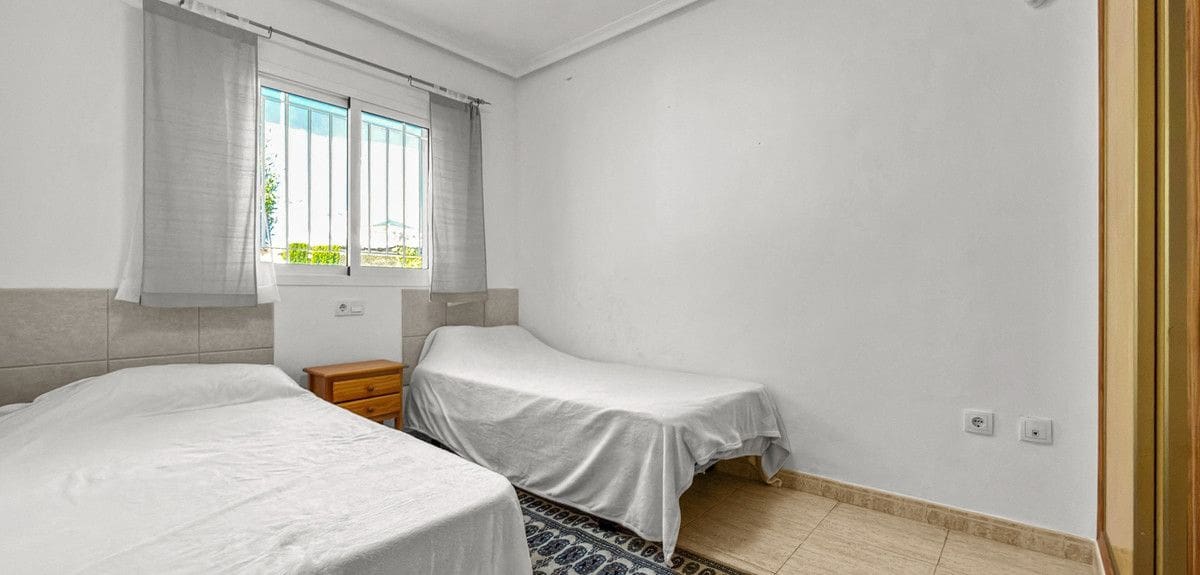 3 slaapkamer Appartement te koop in La Zenia met zwembad - € 339.000 (Ref: 10018610)