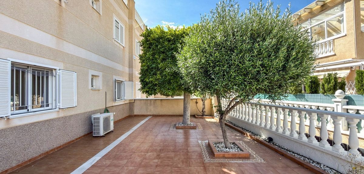 3 slaapkamer Appartement te koop in La Zenia met zwembad - € 339.000 (Ref: 10018610)