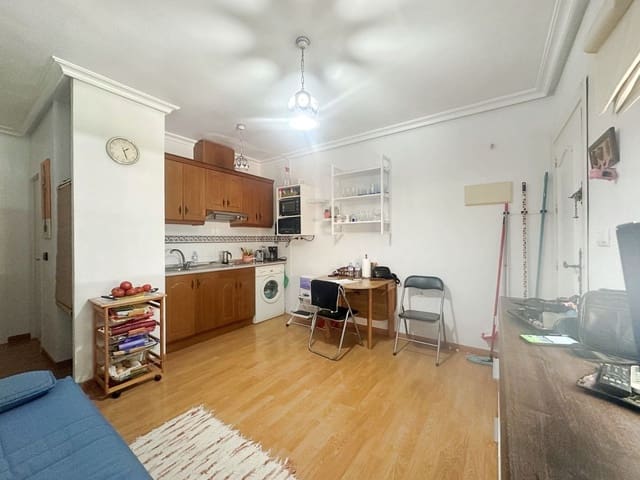 Chalet de 1 habitación en Los Europeos, Torrevieja en venta con piscina - 146.900 € (Ref: 10018611)
