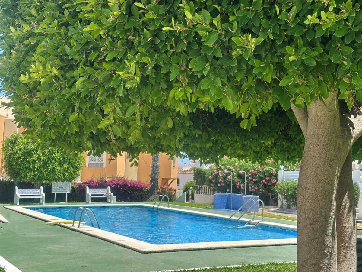 Chalet de 1 habitación en La Mata en venta con piscina - 146.900 € (Ref: 10018611)