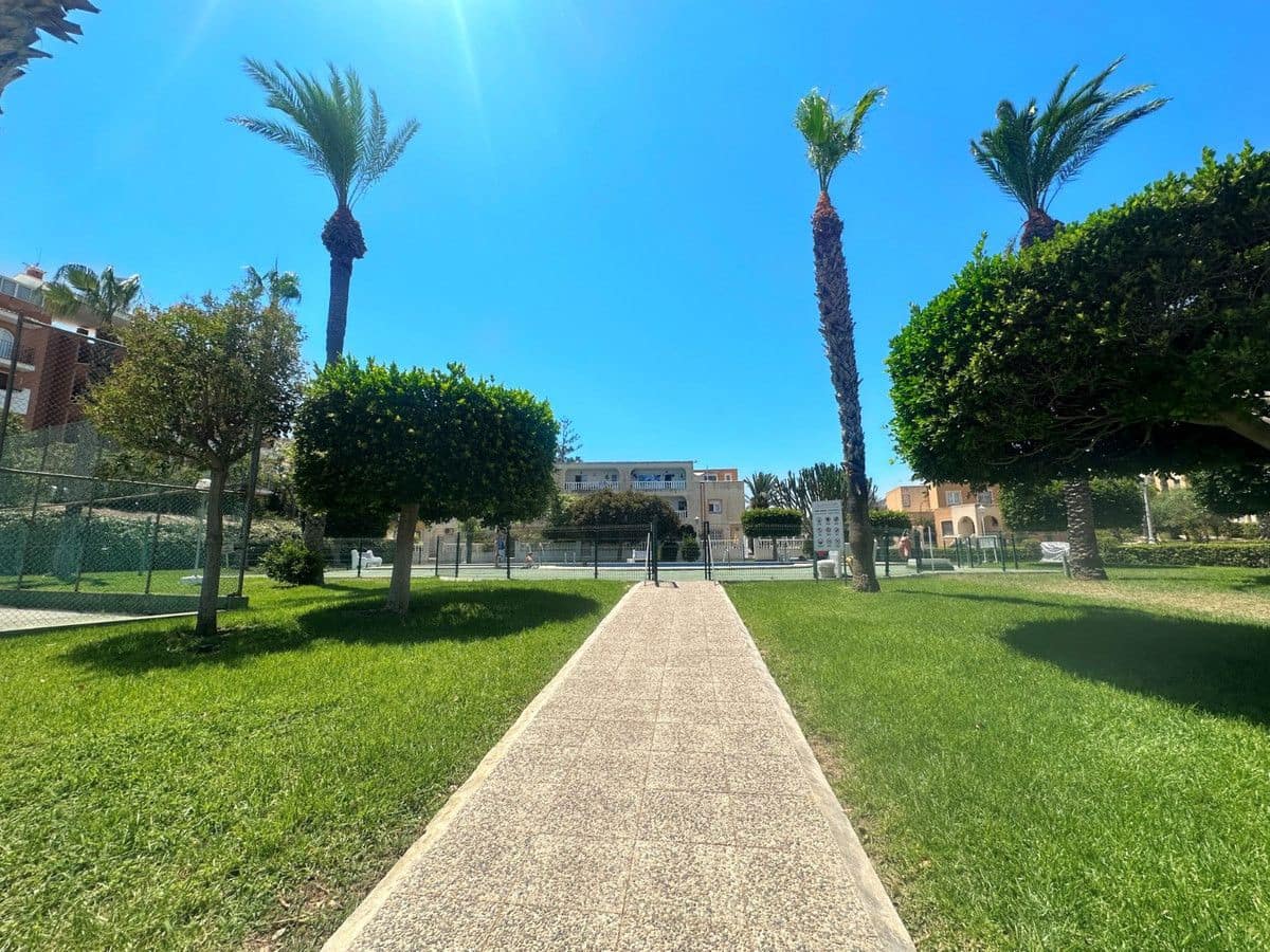 Chalet de 1 habitación en La Mata en venta con piscina - 146.900 € (Ref: 10018611)