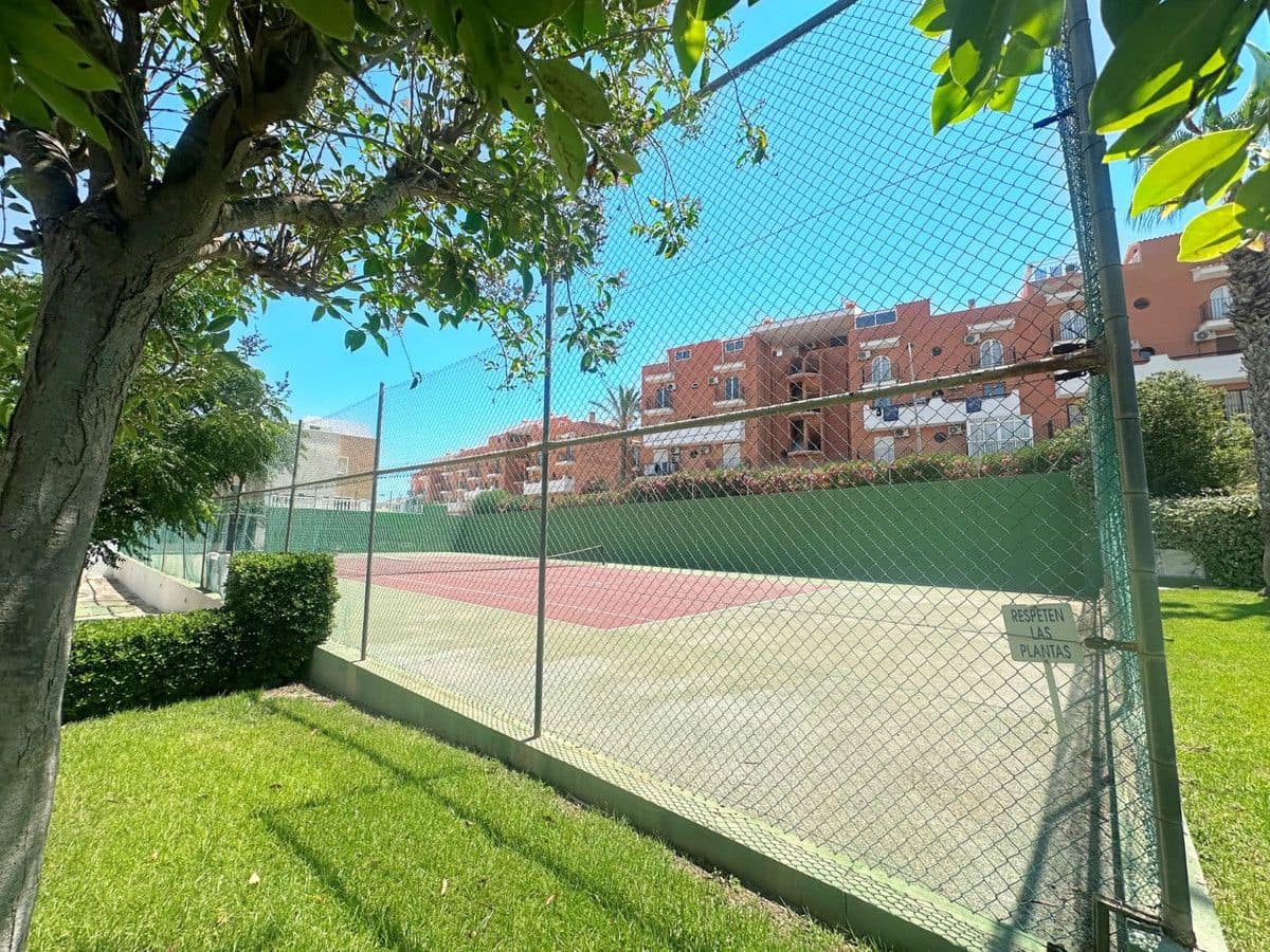 Chalet de 1 habitación en La Mata en venta con piscina - 146.900 € (Ref: 10018611)