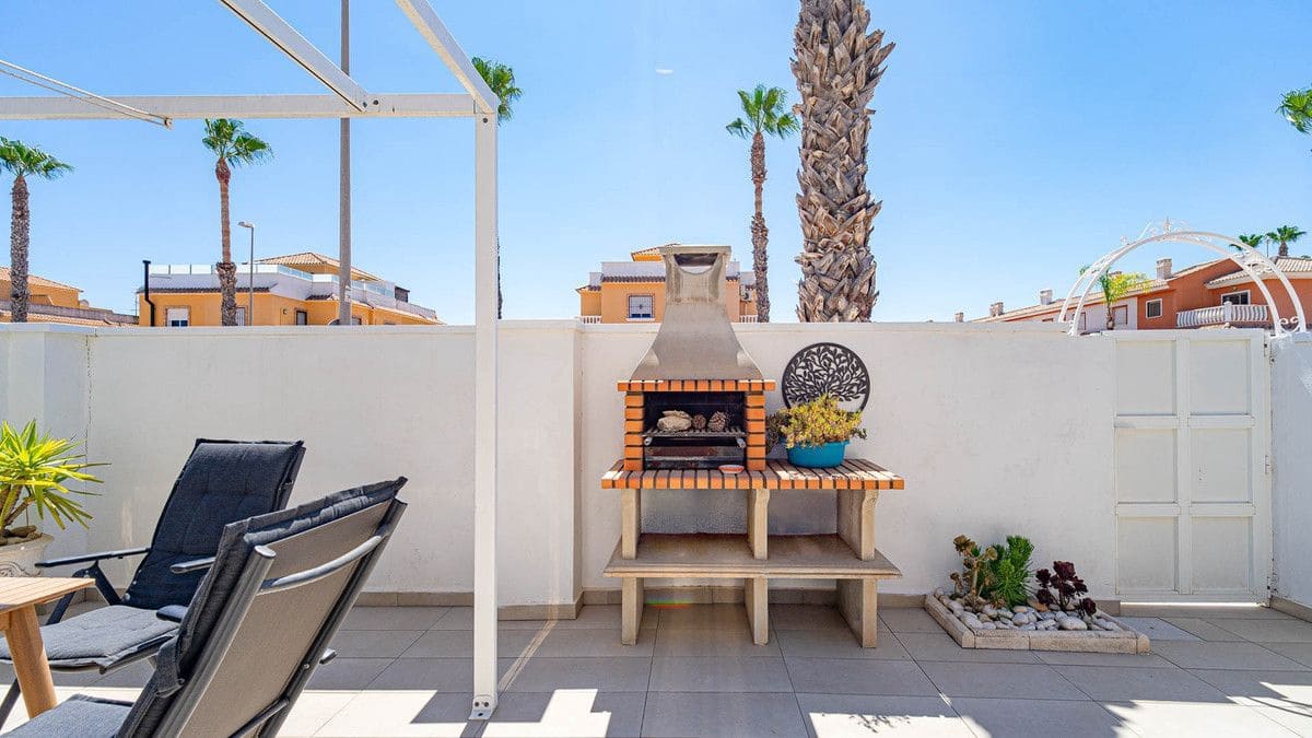 3 bedroom Townhouse for sale in Dona Pepa - € 285,000 (Ref: 10018615)