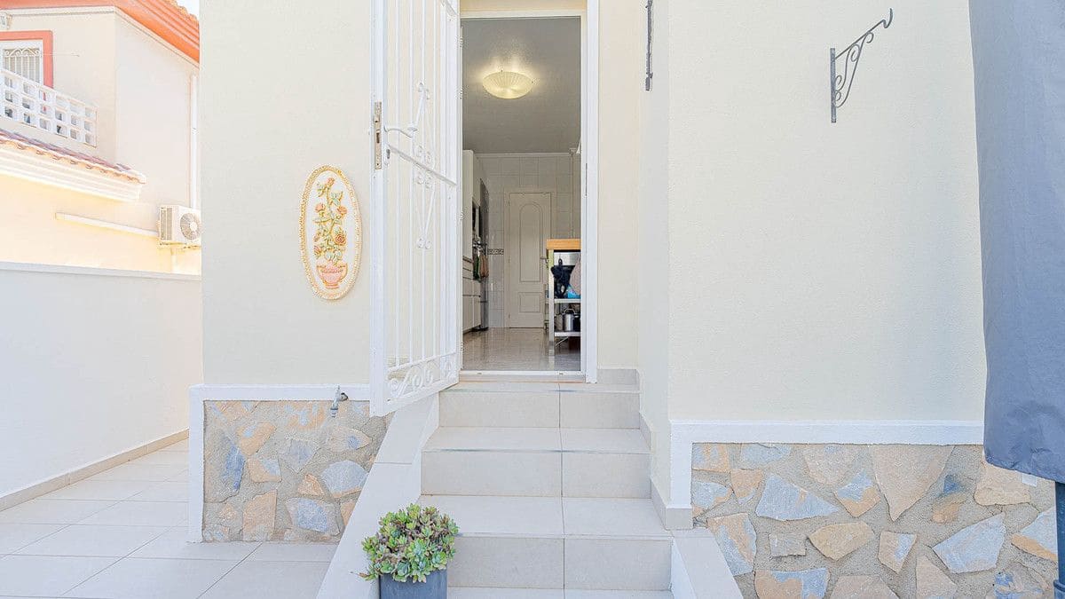 3 bedroom Townhouse for sale in Dona Pepa - € 285,000 (Ref: 10018615)