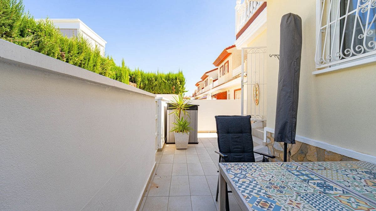 3 bedroom Townhouse for sale in Dona Pepa - € 285,000 (Ref: 10018615)