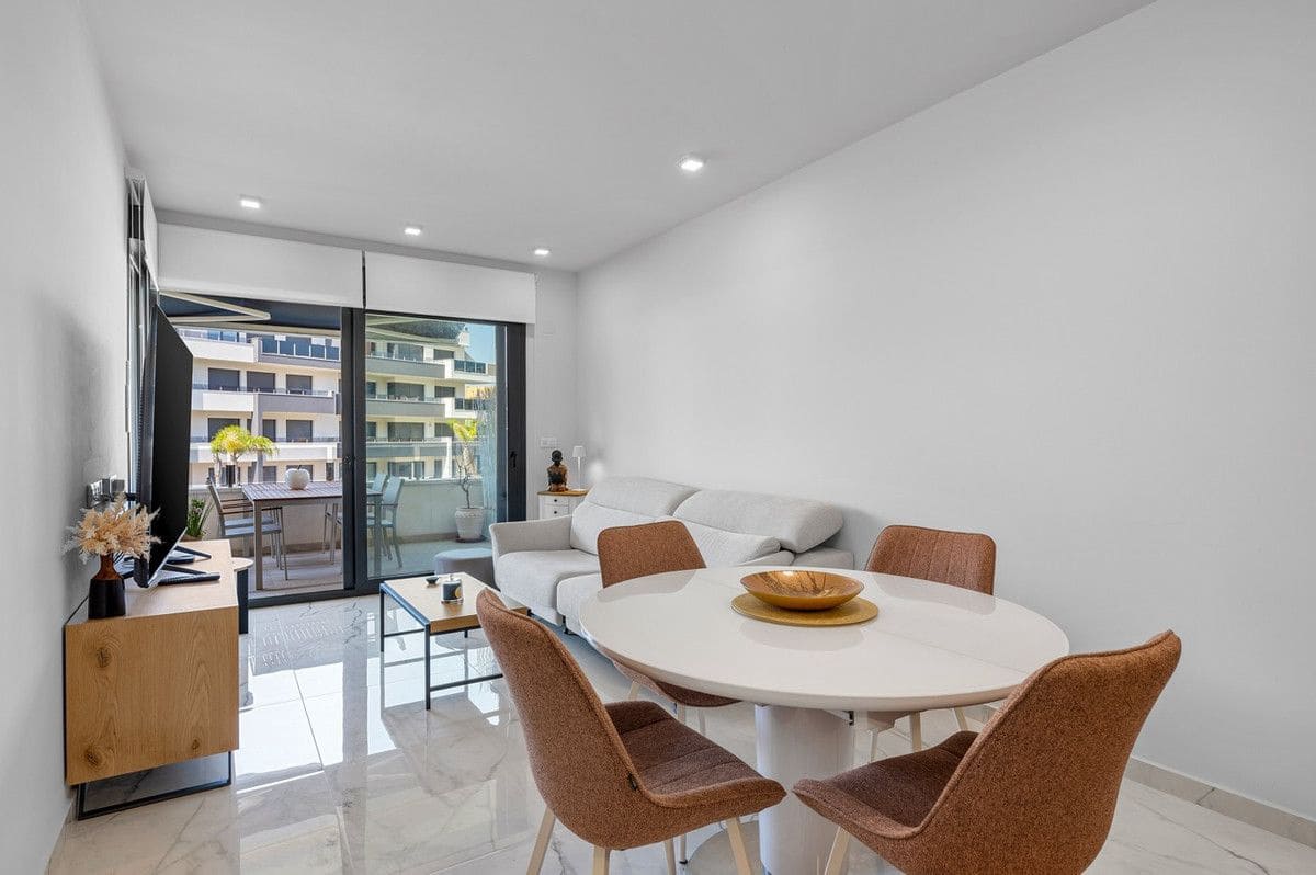 2 Zimmer Apartment zu verkaufen in La Zenia - 350.000 € (Ref: 10019201)