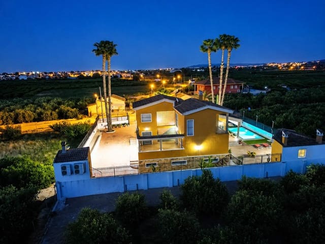 5 bedroom Villa for sale in Orihuela - € 675,000 (Ref: 10019207)