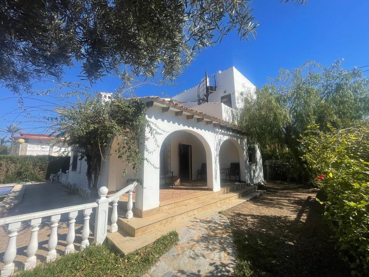 4 quarto Moradia para venda em Cabo Roig com piscina - 699 000 € (Ref: 10022650)