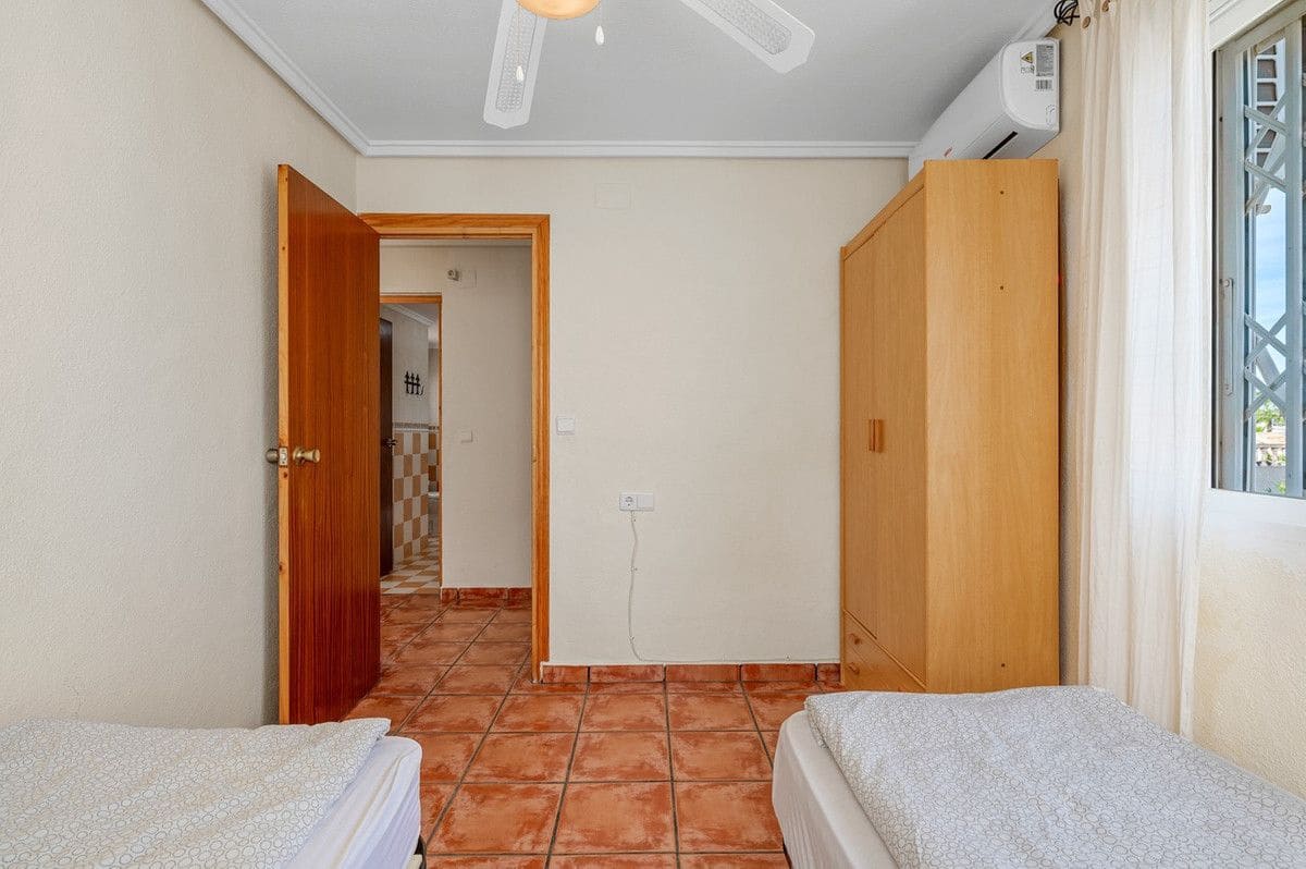 4 chambre Villa/Maison à vendre à La Zenia avec piscine - 359 000 € (Ref: 10022651)