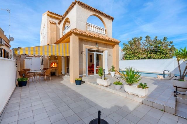 4 bedroom Villa for sale in La Zenia, Orihuela with pool - € 359,000 (Ref: 10022651)