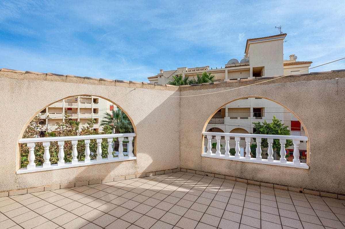 4 chambre Villa/Maison à vendre à La Zenia avec piscine - 359 000 € (Ref: 10022651)