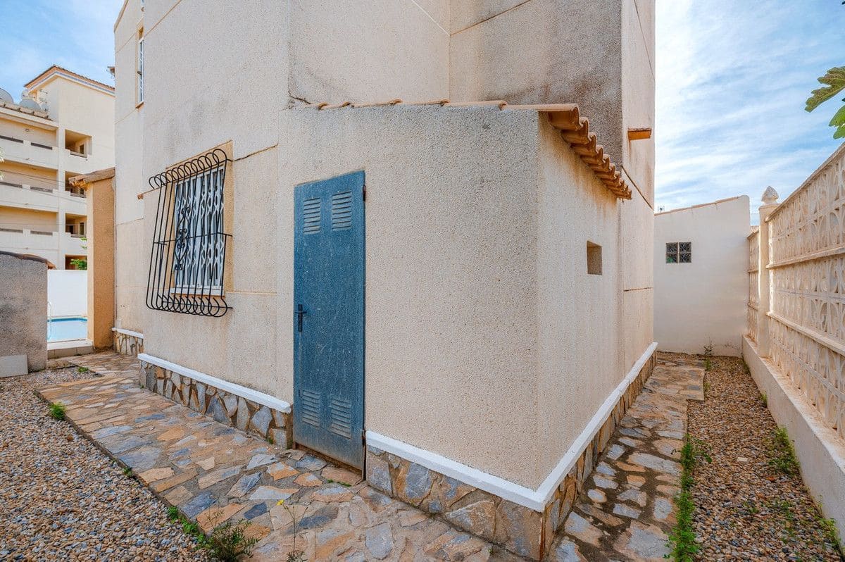4 chambre Villa/Maison à vendre à La Zenia avec piscine - 359 000 € (Ref: 10022651)