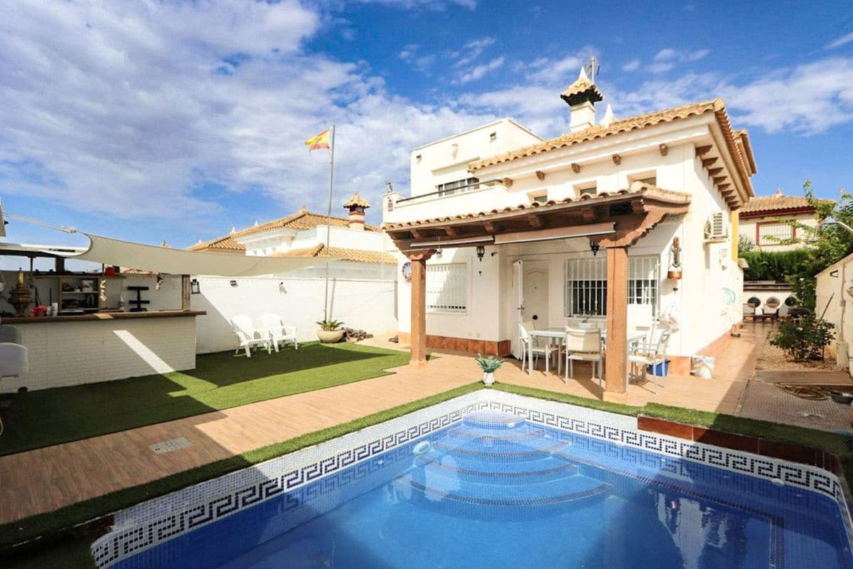 Chalet de 4 habitaciones en Sucina en venta con piscina - 260.000 € (Ref: 10022653)
