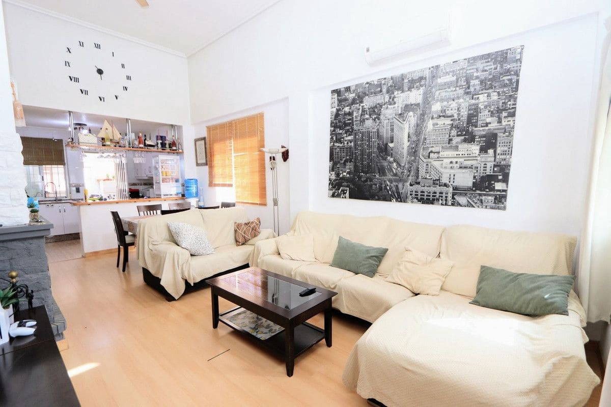 Chalet de 4 habitaciones en Sucina en venta con piscina - 260.000 € (Ref: 10022653)