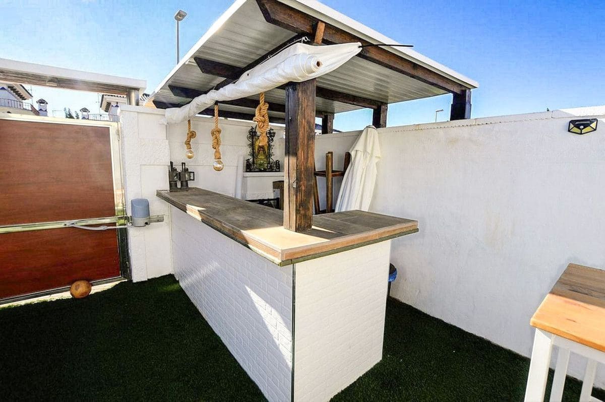 Chalet de 4 habitaciones en Sucina en venta con piscina - 260.000 € (Ref: 10022653)