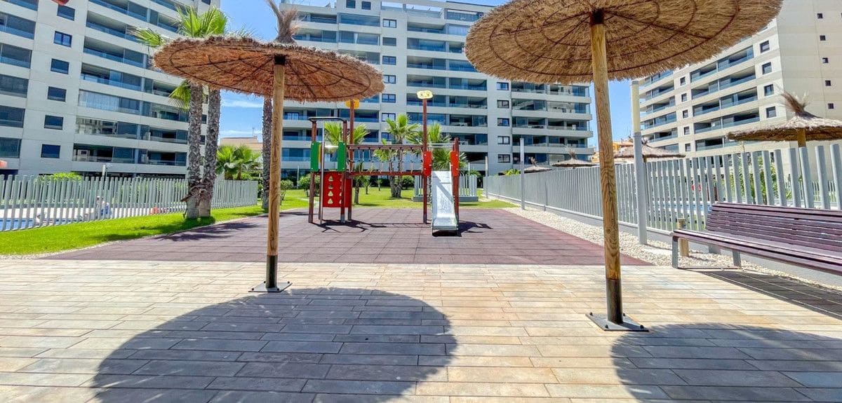 3 quarto Apartamento para venda em Orihuela Costa com piscina - 579 900 € (Ref: 10022654)