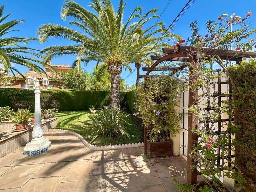 3 soveværelse Villa til salg i Orihuela Costa med swimmingpool - € 790.000 (Ref: 10022656)