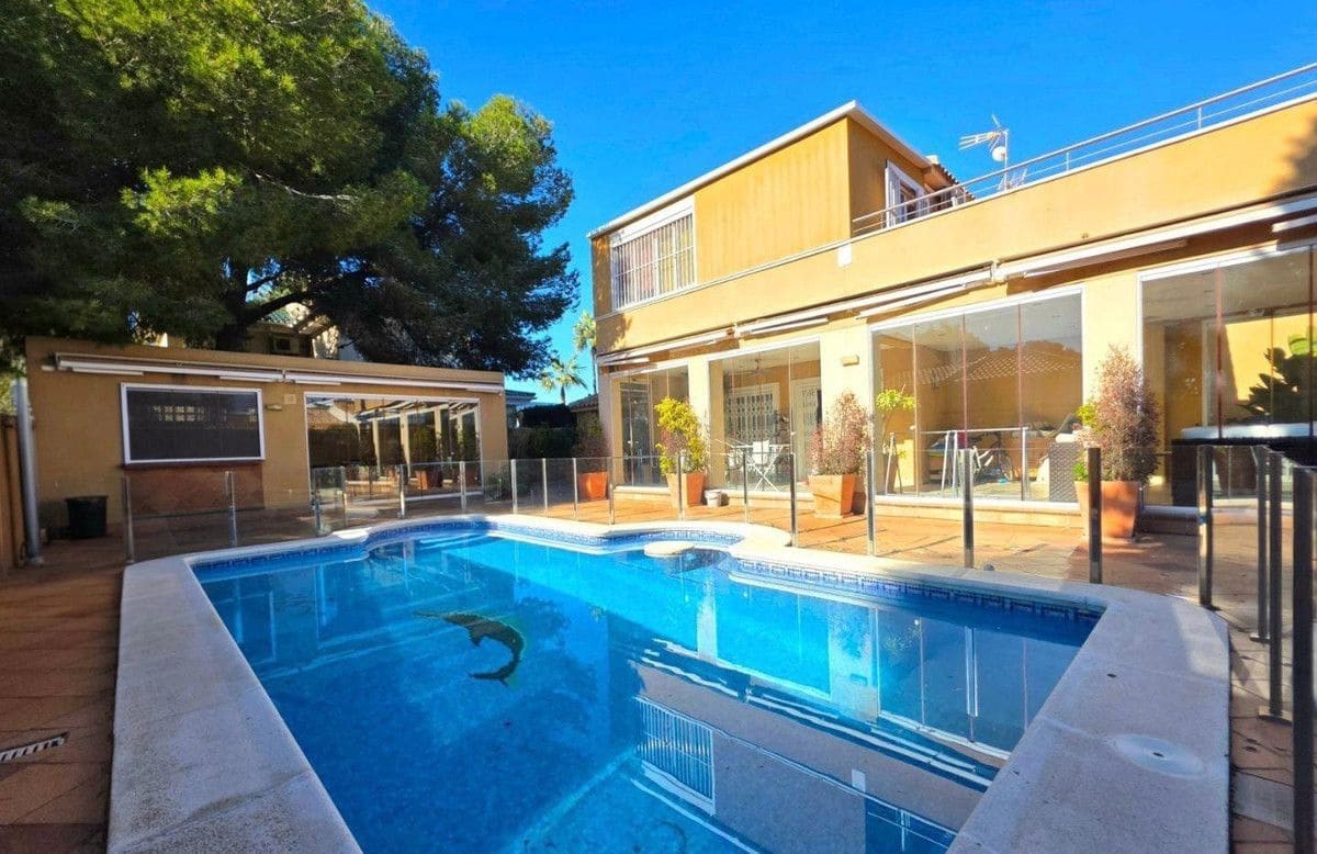 5 camera da letto Villa in vendita in Campoamor con piscina - 739.000 € (Rif: 10022659)