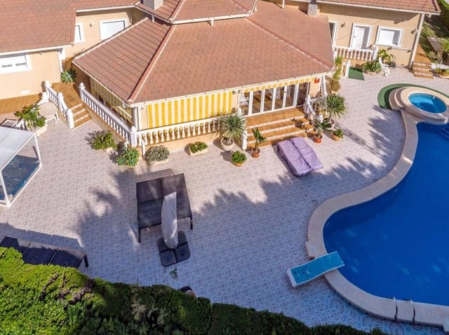 3 sypialnia Willa na sprzedaż w Cabo Roig, Orihuela z basenem - 1 550 000 € (Ref: 10022666)
