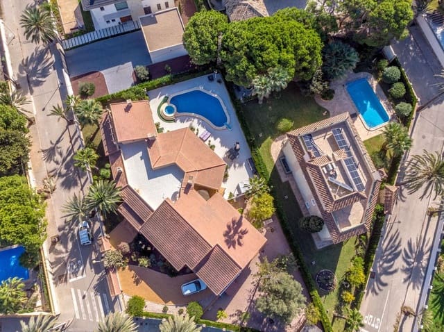3 sypialnia Willa na sprzedaż w Cabo Roig, Orihuela z basenem - 1 550 000 € (Ref: 10022666)
