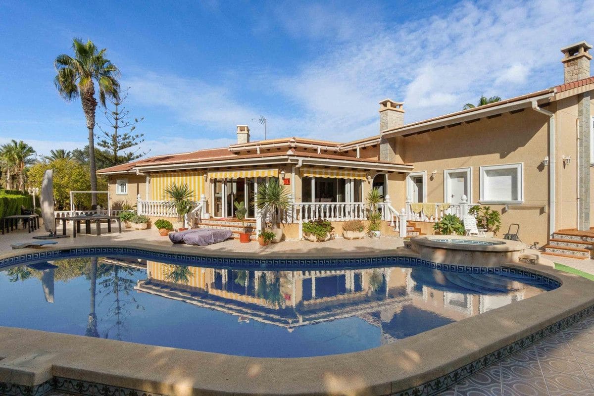 3 sypialnia Willa na sprzedaż w Cabo Roig z basenem - 1 550 000 € (Ref: 10022666)