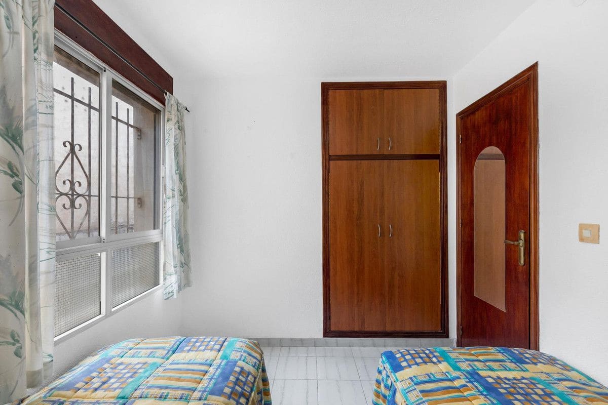3 bedroom Villa for sale in Torrevieja - € 155,000 (Ref: 10022669)