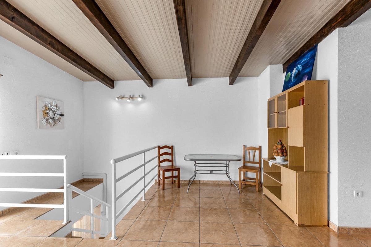 3 bedroom Villa for sale in Torrevieja - € 155,000 (Ref: 10022669)