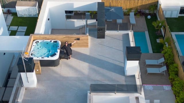3 bedroom Villa for sale in El Chaparral - La Siesta - La Torreta, Torrevieja with pool - € 699,900 (Ref: 10022670)