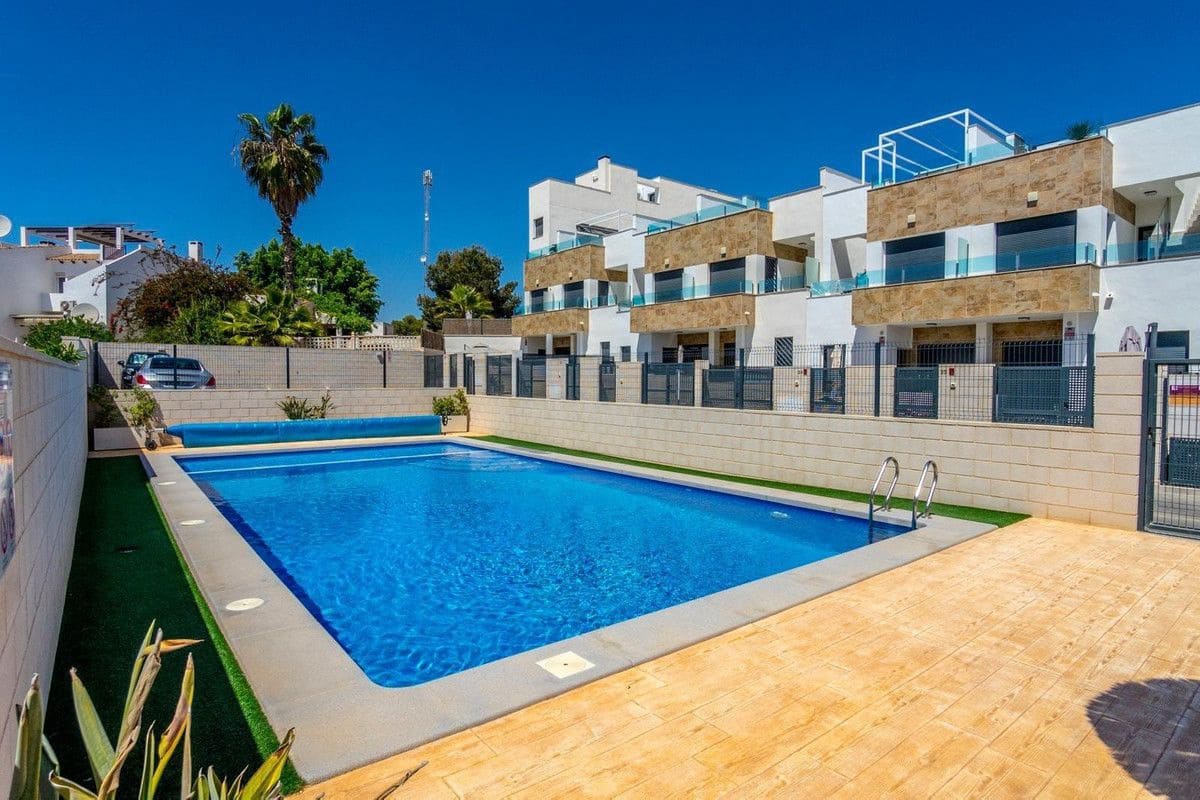 3 soveværelse Villa til salg i San Miguel de Salinas med swimmingpool - € 325.000 (Ref: 10022672)