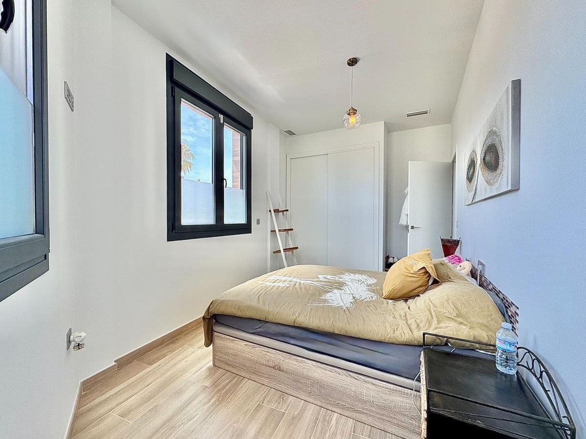 Apartamento de 2 habitaciones en Santiago de la Ribera en venta - 225.000 € (Ref: 10022673)