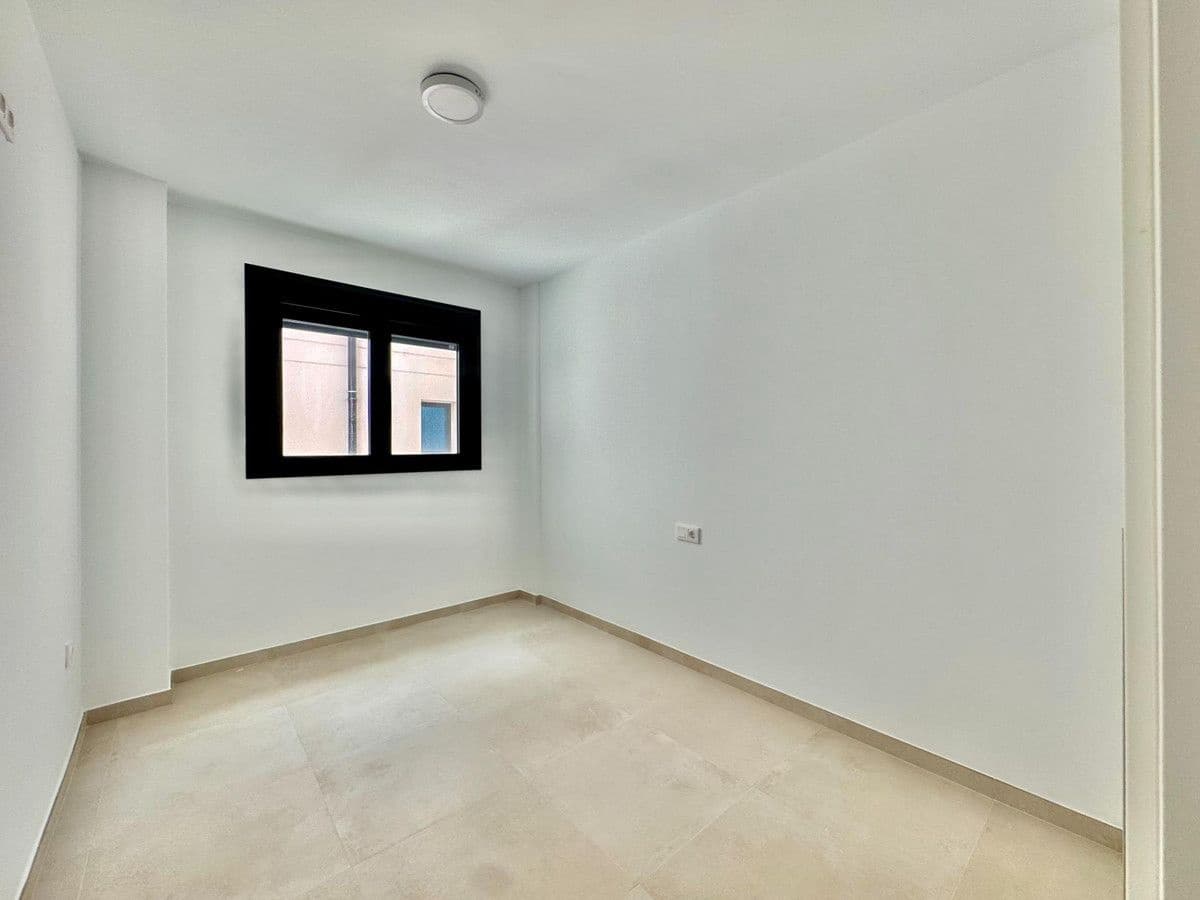 3 slaapkamer Appartement te koop in Alicante stad met zwembad - € 320.000 (Ref: 10022675)