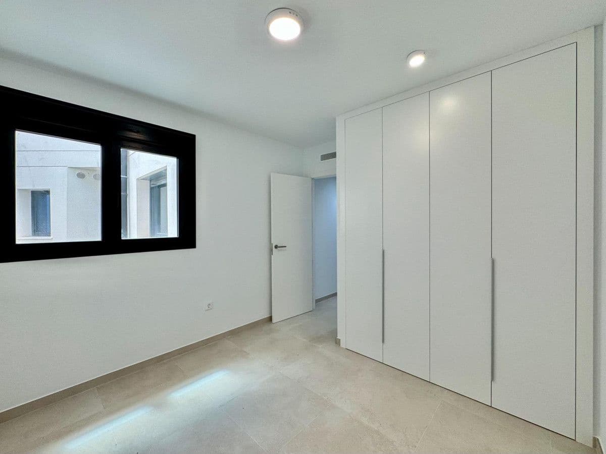3 slaapkamer Appartement te koop in Alicante stad met zwembad - € 320.000 (Ref: 10022675)