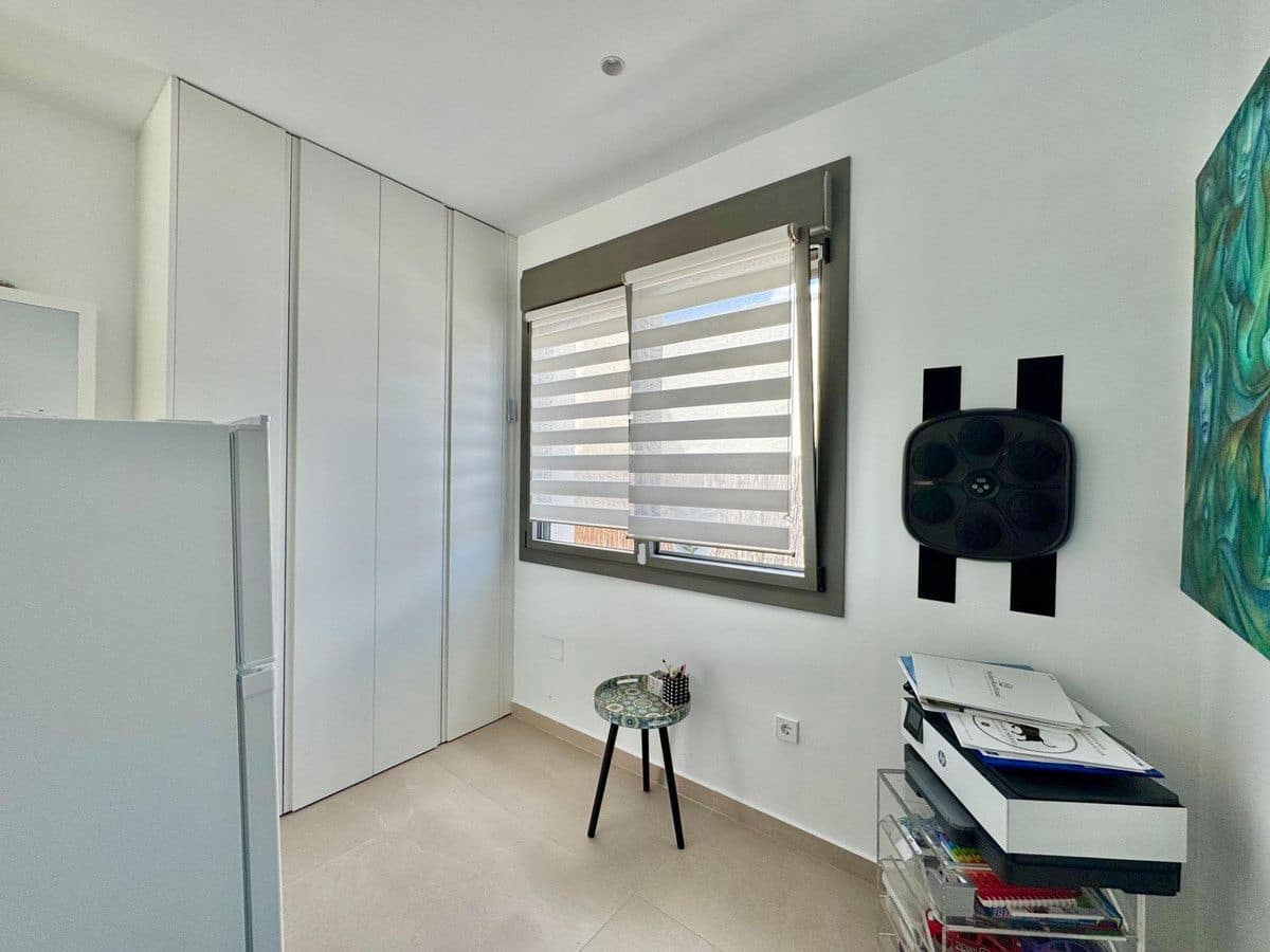 3 bedroom Villa for sale in Filipinas with pool - € 524,900 (Ref: 10022676)