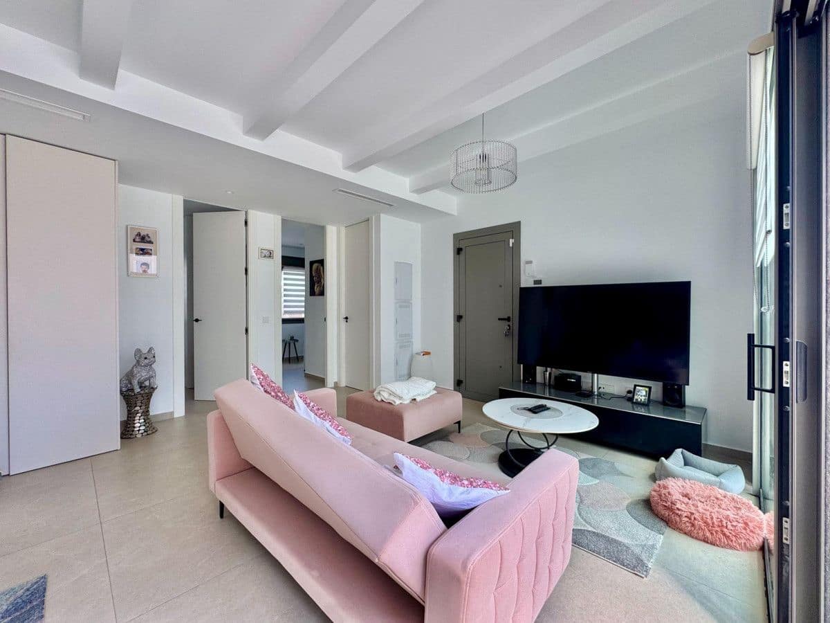 3 bedroom Villa for sale in Filipinas with pool - € 524,900 (Ref: 10022676)