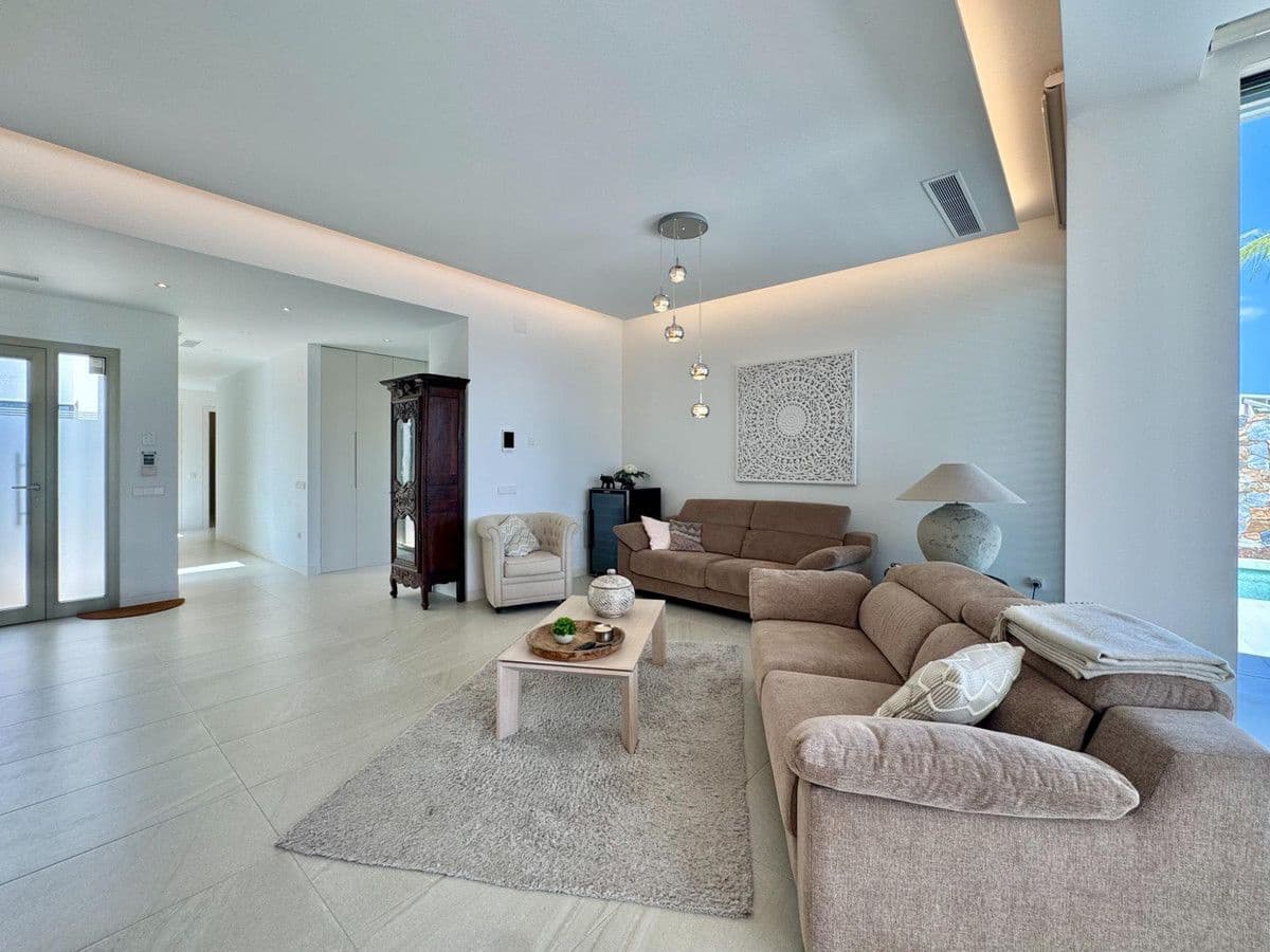 3 sypialnia Willa na sprzedaż w Las Colinas Golf z basenem - 1 390 000 € (Ref: 10022677)